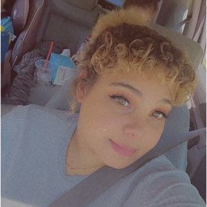 Meet your Posher, Michelle